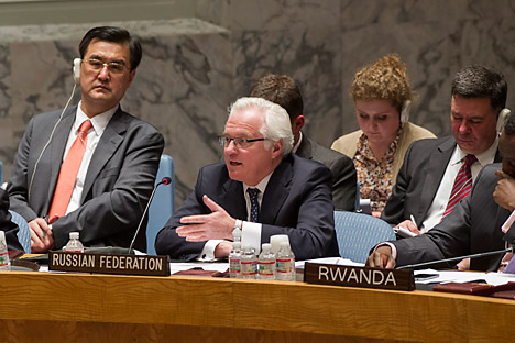 El representante permanente de Rusia ante la ONU, Vitali Churkin, señala en el Consejo de Seguridad que se puede evitar la guerra en Ucrania. Fuente: UN Photo