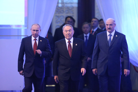 Rusia, Kazajistán y Bielorrusia firmaron la semana pasada un histórico acuerdo para crear una nueva organización. Fuente: Konstantín Zavrazhin / RG