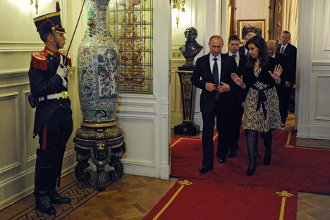 Vladímir Putin visita por primera vez Buenos Aires, donde ha firmado varios importantes acuerdos estratégicos. Fuente: AFP / East News