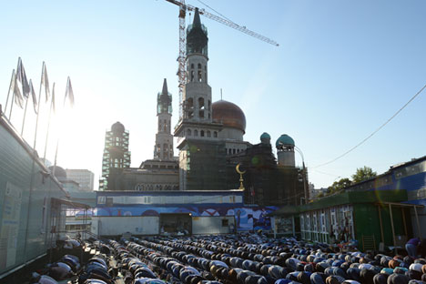 Abertura de mesquitas favorece muçulmanos, que rejeitam novas igrejas ortodoxas  Foto: Maksim Blinov/RIA Nóvosti