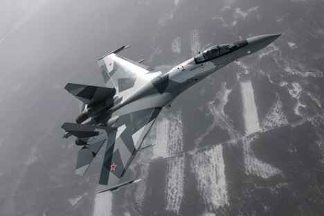 El caza Su-35 en pleno vuelo. Fuente: sukhoi.org