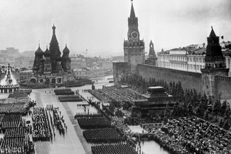 Desfile de la Victoria en la Plaza Roja de Moscú el 24 de junio del 1945.