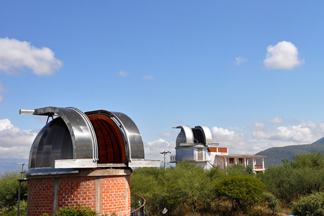 El Observatorio Boliviano-Soviético en Cercado fue inaugurado oficialmente el 14 de abril de 1984.