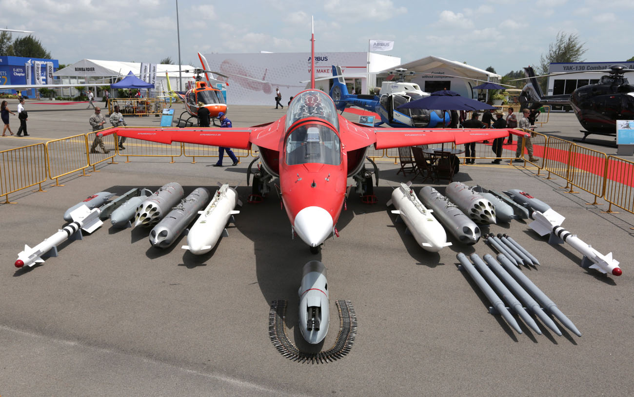 Uruguay puede decidirse a comprar a Rusia los nuevos aviones de entrenamiento Yak-130. 