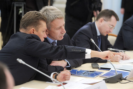 Le PDG de Gazprom Alexeï Miller (à g.) et le PDG de Novatek Leonid Mikhelson lors d'une discussion sur les exportations de gaz. Crédit : Alexeï Nikolski/RIA Novosti
