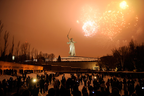 Les célébrations se sont achevées avec un feu d’artifice au kourgane Mamaïev. Crédit photo : Mikhail Mordassov / Focus Pictures