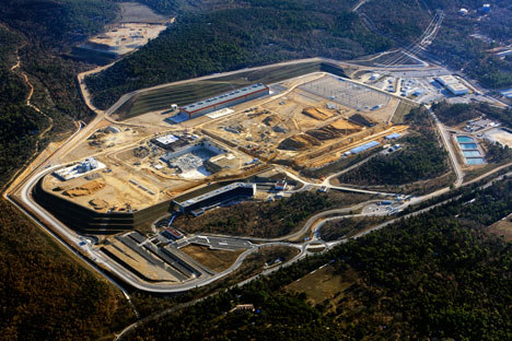 Vue aérienne du site d’ITER dans la région PACA, entre  Aix-en-Provence et Manosque. Source : Service de presse