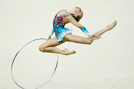 Yana Koudriavtseva lors de la competition finale du Championnat du monde de gymnastique rythmique à Kiev, en Ukraine, le 30 août 2013. Crédit : Reuters