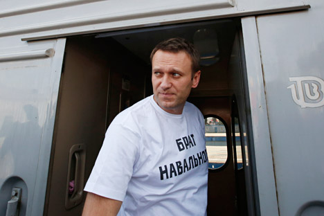 Aleksêi Naválni e seu irmão Oleg foram acusados no processo Yves Rocher em outubro passado Foto: Reuters
