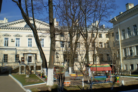 L'argent levé sera reversé à l'hôpital pour enfants Sainte Marie Madeleine de Saint-Pétersbourg (sur la photo). Source : wikimapia.org