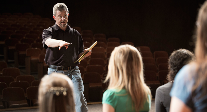 La motivation des gens qui viennent s’inscrire à des stages de théâtre est souvent d’ordre personnel. Crédit : Getty Images/Fotobank