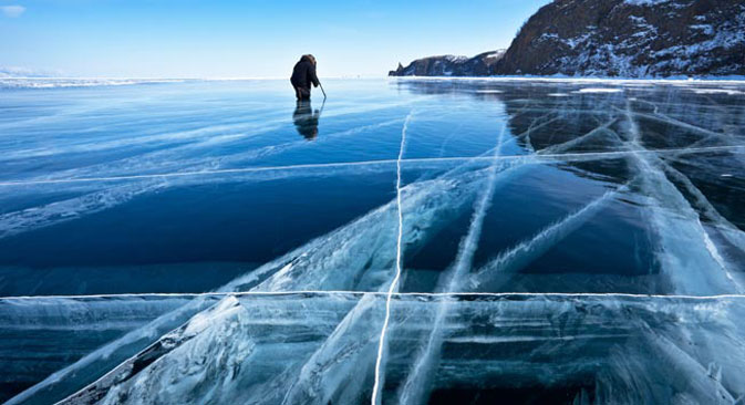 Le Baïkal gelé. Crédit photo : Lori / Legion Media