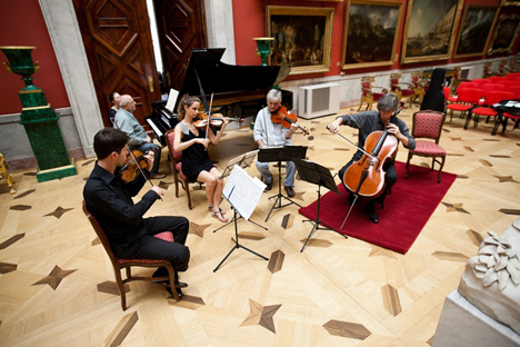 Représentation du Quatuor Parisii, à la salle de concert de l'Ermitage de Saint-Pétersbourg, le 21 mai 2014. Crédit : Vera Zaraeva