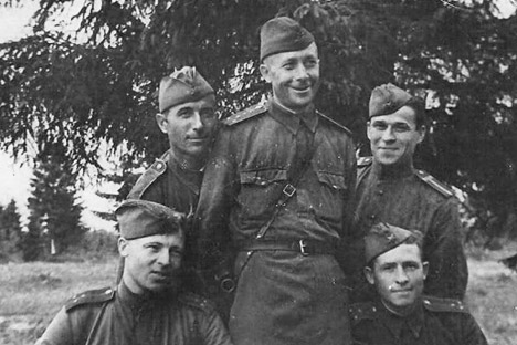 Vassili Maslenkov (au centre). Source : Archives personnelles