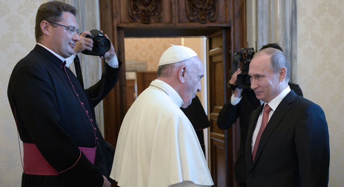 Le pape François et le président russe Vladimir Poutine. Crédit : TASS