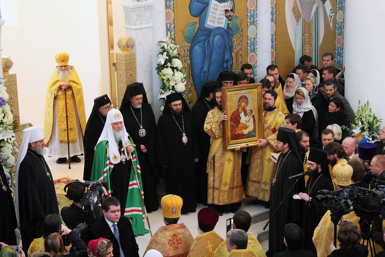 Le patriarche Cyrille a offert à la nouvelle cathédrale l’icône Notre-Dame Porte du Ciel.