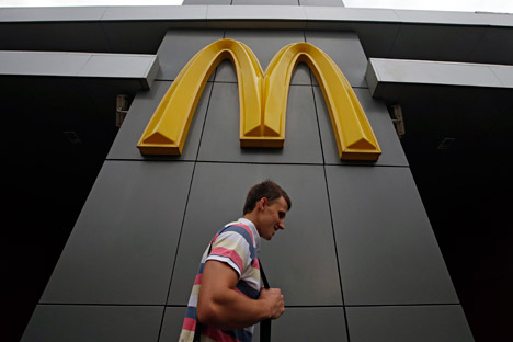 Badan Pengawas Makanan Rusia Rospotrebnadzor menutup tiga McDonald’s di Moskow pada Rabu (27/8) lalu karena ketiga resto cepat saji tersebut gagal mematuhi aturan kebersihan yang diberlakukan oleh pemerintah. Foto: Reuters