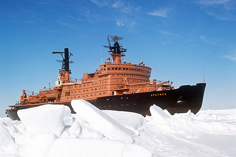 Pada awal 2000-an, kapal ini digunakan sebagai pembangkit listrik mengambang, dengan reaktor-reaktor yang menghasilkan listrik untuk berbagai fasilitas pesisir di Murmansk. Foto: ITAR-TASS