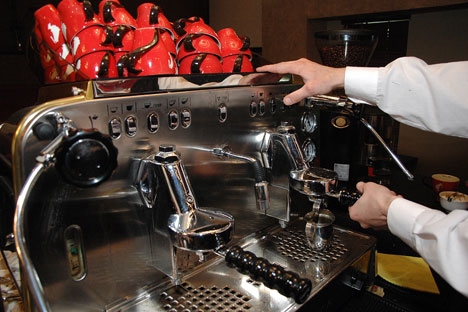 Dalam satu dekade terakhir, pertumbuhan penjualan kopi tahunan di Rusia naik sebesar 6-8 persen. Foto: ITAR-TASS