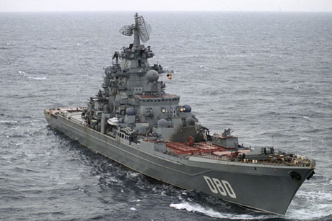 Kapal jelajah berat Laksamana Nakhimov berlayar di Laut Barents. Foto: RIA Novosti