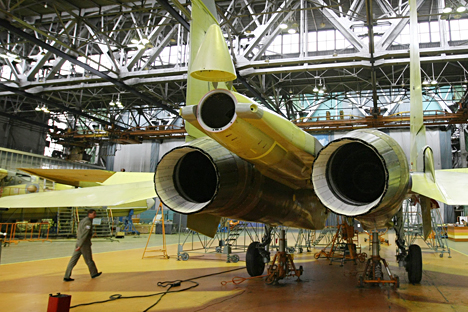 Pesawat Su-30 di pabrik Irkutsk. Foto: Alexandr Kryazhev/RIA Novosti
