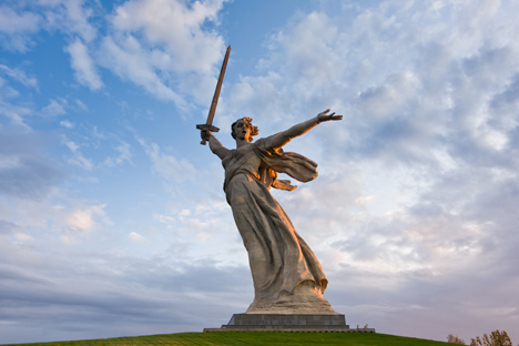 Saat Patung Ibu Pertiwi Memanggil didirikan pada 1967, patung ini masuk dalam Guinness Book of Records sebagai patung tertinggi di dunia yang menjulang setinggi 85 meter, belum termasuk alas tumpuannya. Foto: Lori/Vostock-Photo