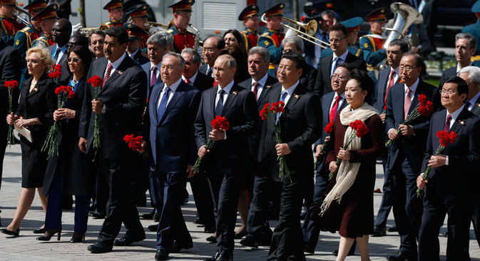 Para pemimpin dunia menghadiri Parade Hari Kemenangan di Moskow. Foto: AP
