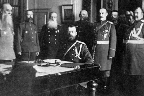 Tsar Nikolay II bersama anggota Dewan Militer. Foto: RIA Novosti