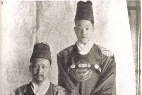 Monarki terakhir Korea Selatan, 1890: Raja Kojong dan penerusnya.
