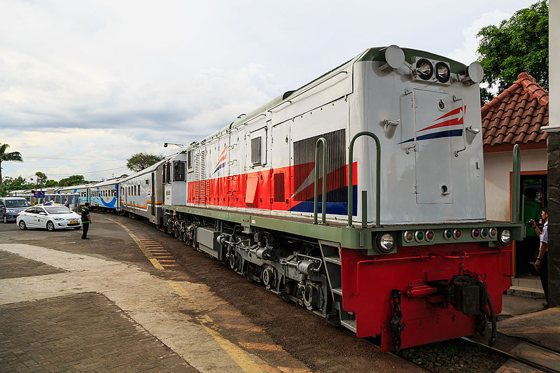 Menteri Perhubungan Indonesia telah menawarkan proyek untuk membangun kereta api di rute Surabaya-Malang kepada pihak Rusia. 