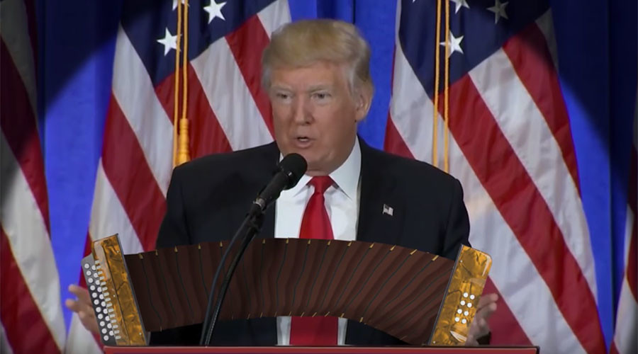 Instrumen bergerak sesuai ruang gerak tangan Trump selama ia berbicara.