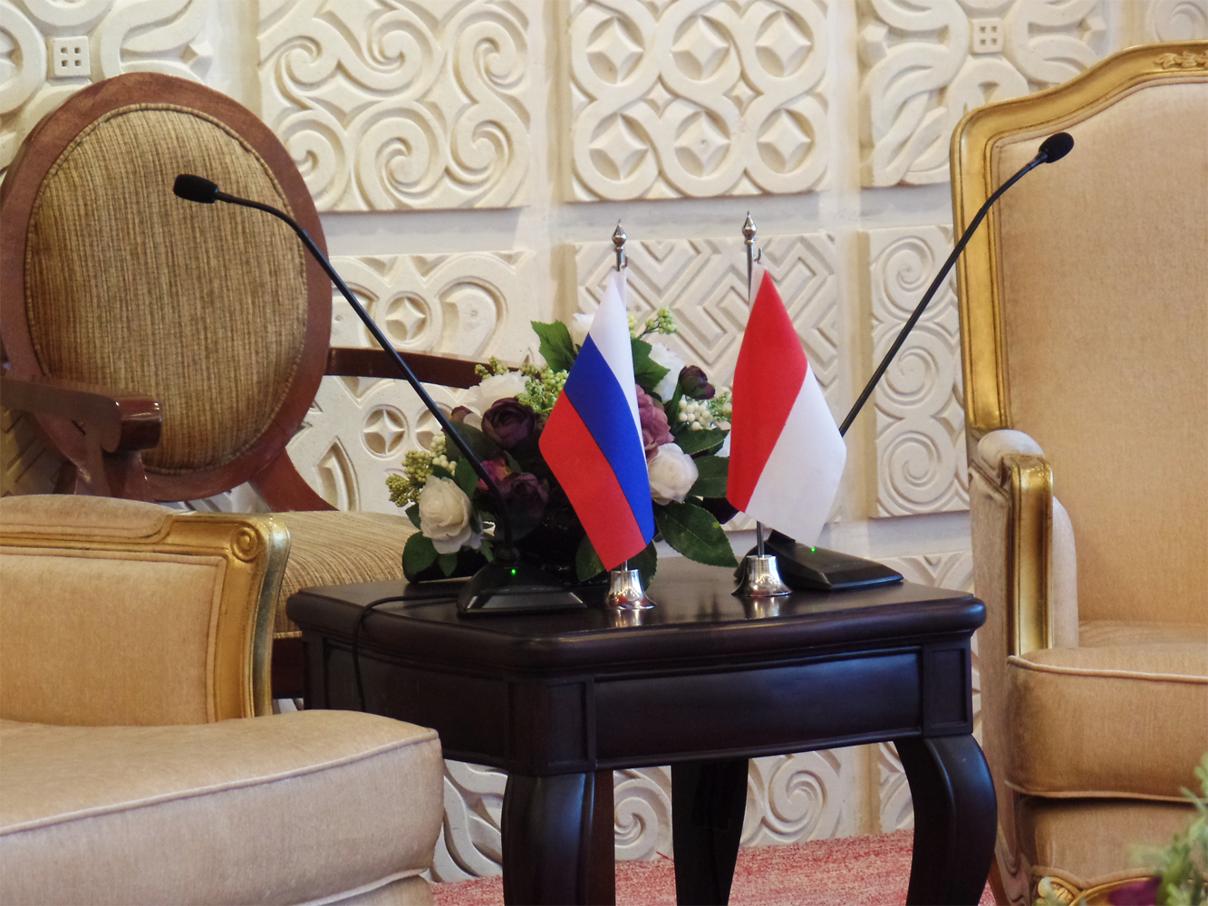 Kedua negara membahas sejumlah agenda kerja sama yang menjadi perhatian bersama, termasuk persiapan rencana kunjungan menteri luar legeri Rusia ke Indonesia pada tahun ini.