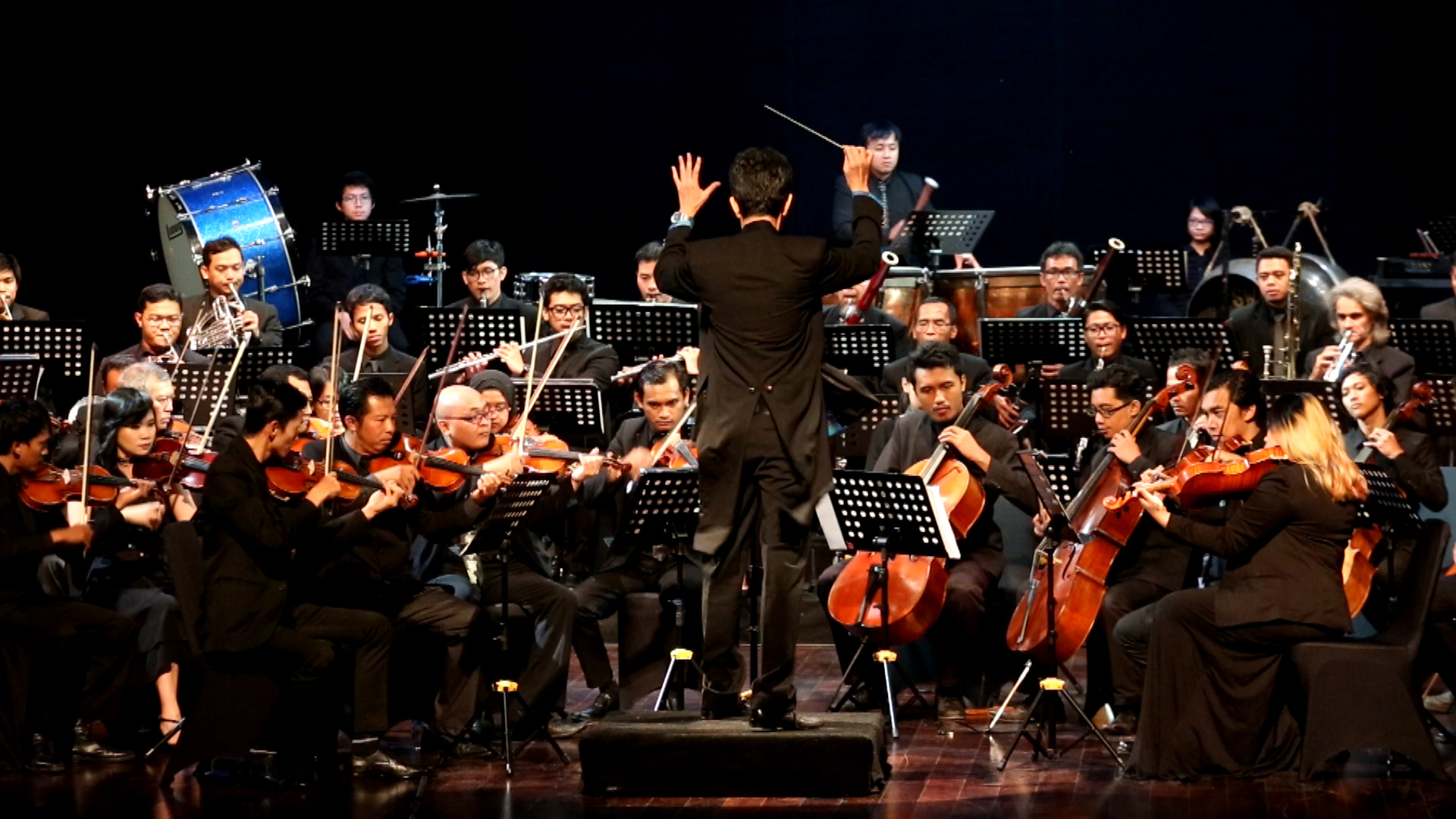 Orkes itu dimainkan oleh 56 pemusik terpilih yang sudah menjalankan audisi di Jakarta dan Yogyakarta. Mereka rata-rata masih berusia 20-an dan tampil dalam dua babak yang masing-masing berdurasi 40 menit.
