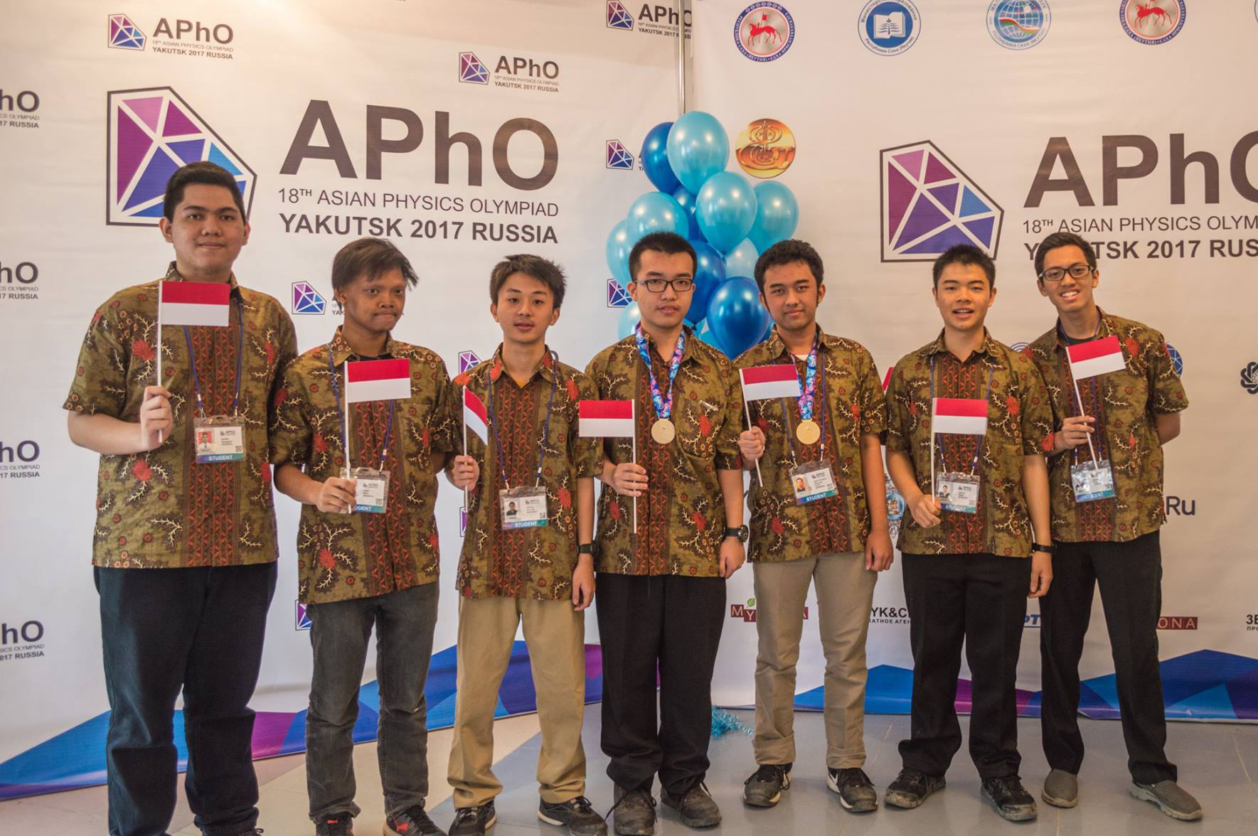 Tim Indonesia pada Olimpiade Fisika Se-Asia (APhO) ke-18 di Yakutsk, Rusia.