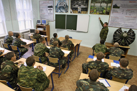 Creation of the unified English language course for all higher educational institutions of the Ministry of Defense is not a one year task. Source: ITAR-TASS