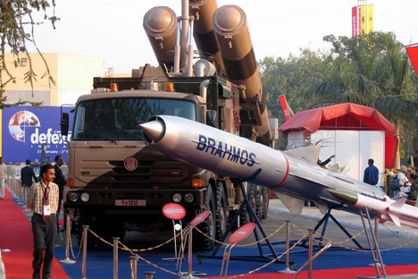 The BrahMos missile has a range of 290 km (180 miles) and can carry a conventional warhead of up to 300 kg (660 lbs). Source: Said Aminov
