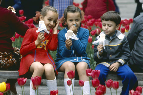 Children in the city park, 1979. Source: RIA Novosti