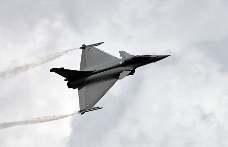 The main reason for the possible refusal of India to buy the Rafale has been the price of the entire deal. Source: Vitaly Kuzmin / wikipedia.org