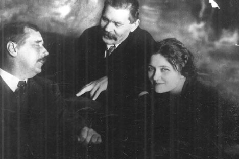 Pictured L-R: H.G. Wells, Maxim Gorky and Moura Budberg. Source: From personal archive