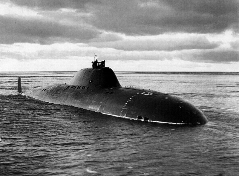 Project 705 submarine undergoing tests in the White Sea, December 1971.