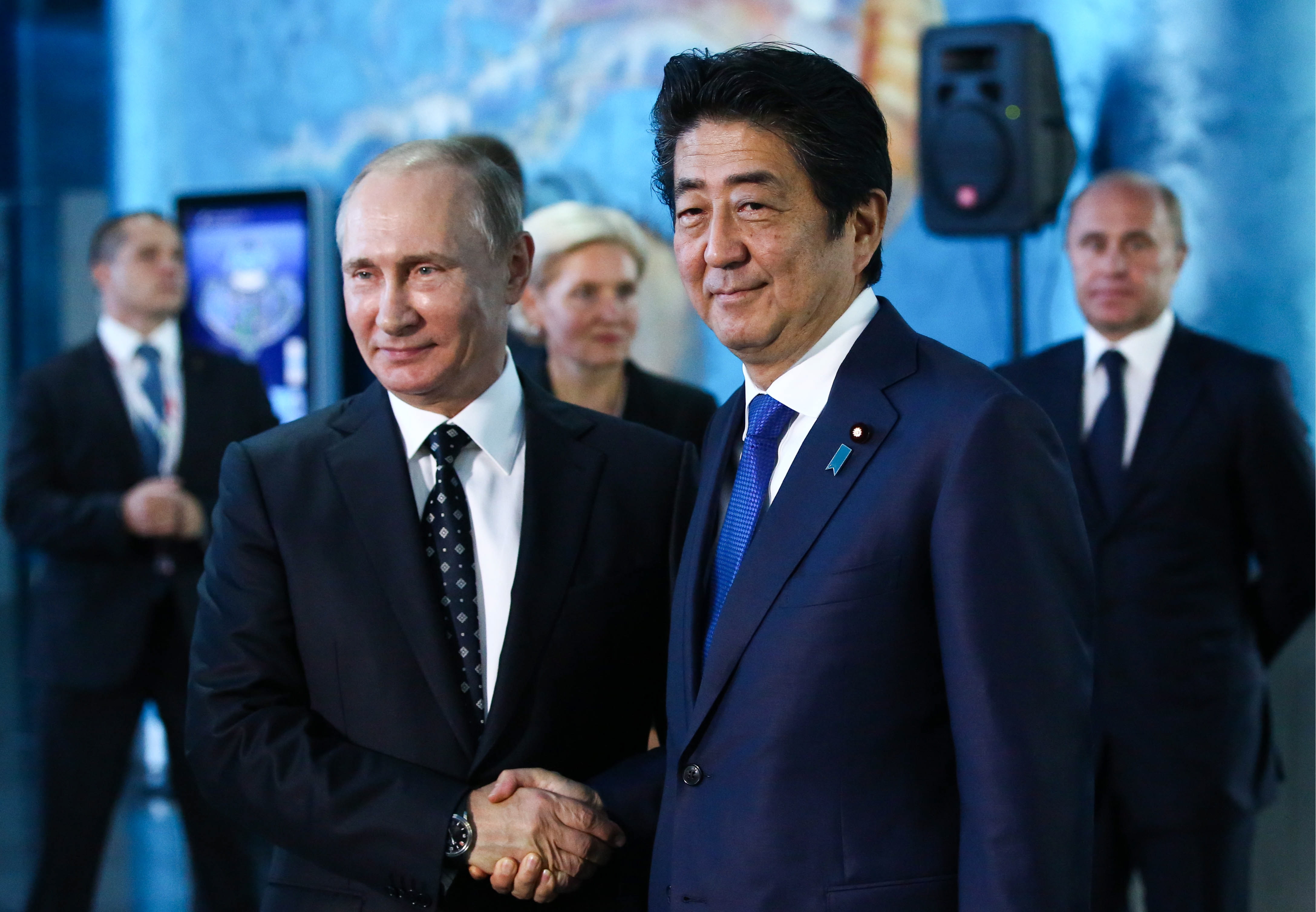Јапански премијер Шинзо Абе обратио се руском лидеру Владимиру Путину са историјским говором.