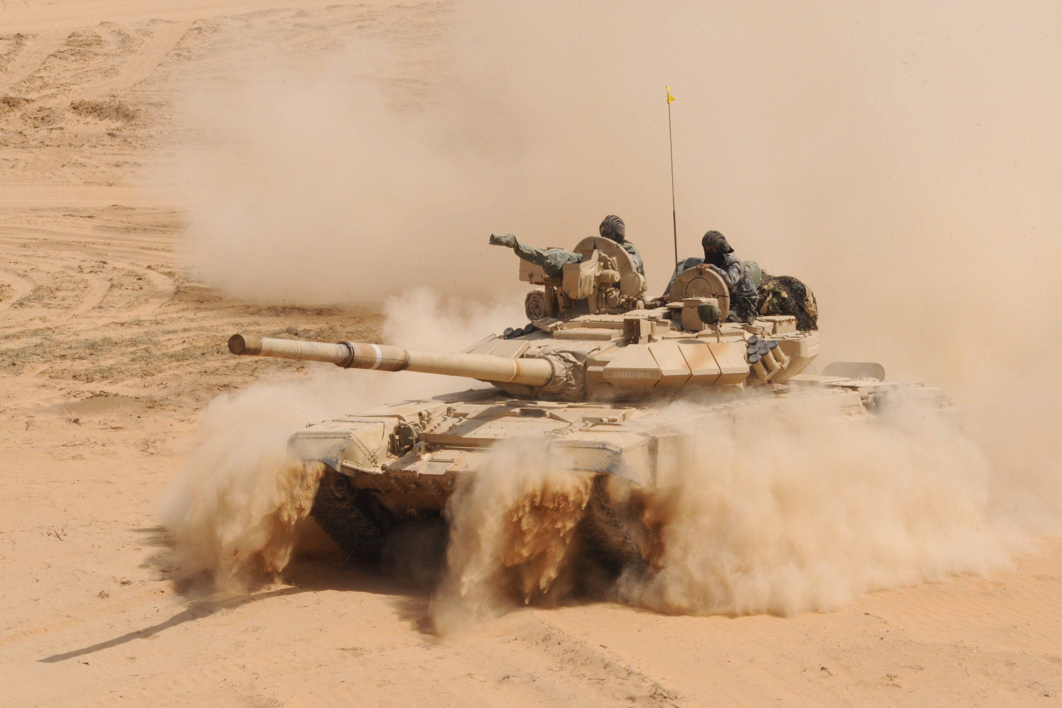 India purchased 125-mm APFSDS ammunition for its T-90S tanks. Source: AFP/East News