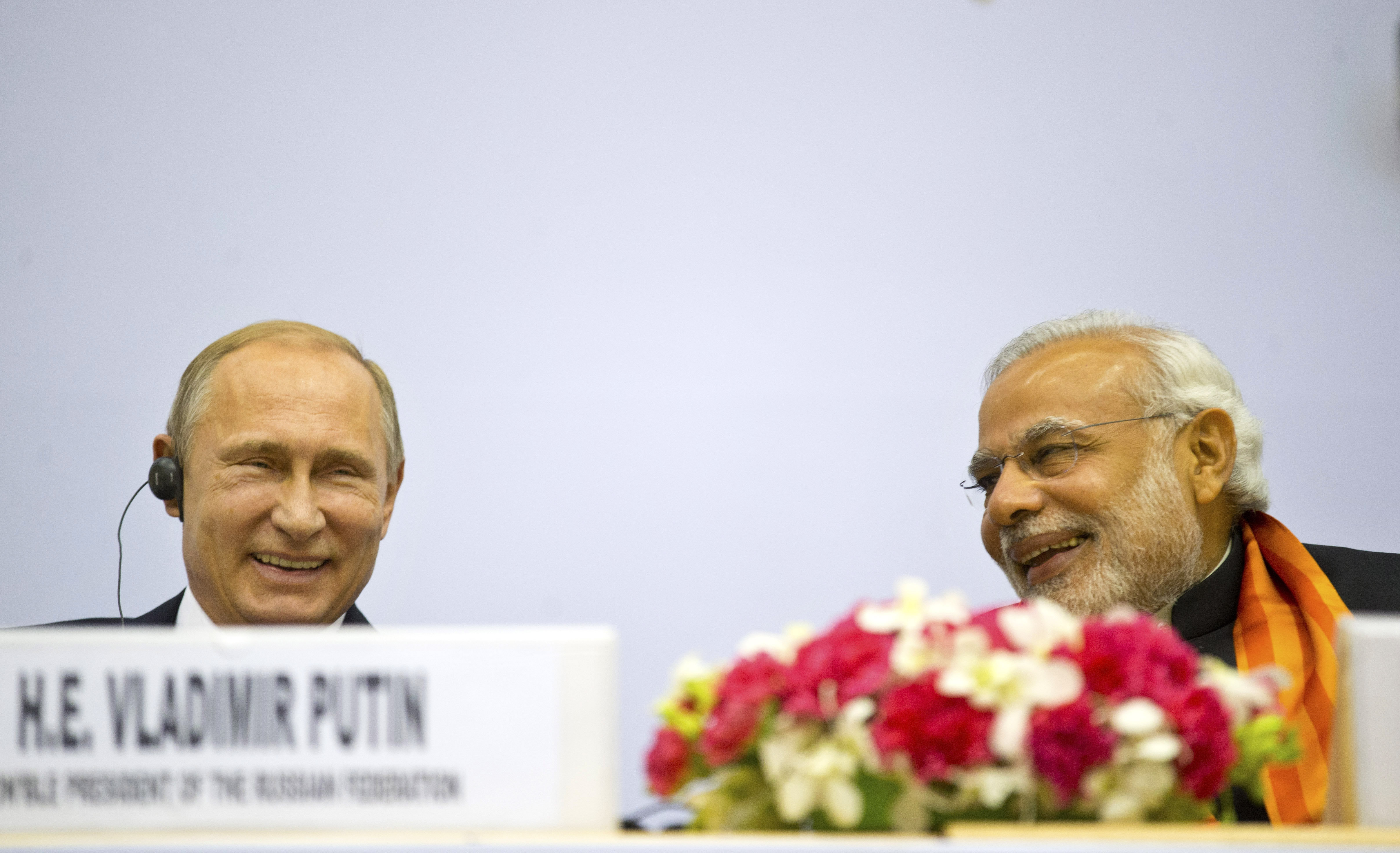 Narendra Modi and Vladimir Putin at the World Diamond Conference in New Delhi, 2014.