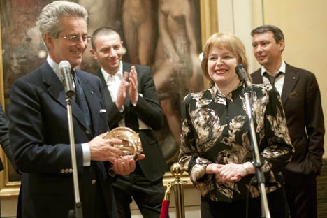 L'Ambasciatore d'Italia in Russia Antonio Zanardi Landi insieme alla direttrice della Galleria statale Tretjakov di Mosca, Irina Lebedeva (Foto: Ufficio Stampa)