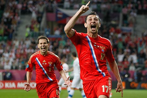 Alan Dzagoev festeggia la doppietta con cui ha reso vittorioso il debutto della Russia a Euro 2012 (Foto: Reuters/Vostock Photo)