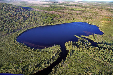 Il lago Cheko (Fonte: Kommersant.ru)
