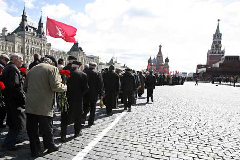 Cola para entrar al mausoleo de Lenin en la Plaza Roja. Fuente: AFP.