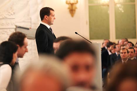 Un intervento del primo ministro russo Dmitri Medvedev (Foto: Konstantin Zavrazhin/RG)