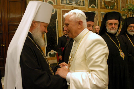 Papa Benedetto XVI incontra nel 2006 Kirill, prima della sua nomina a Patriarca di Mosca e di tutte le Russie (Foto: Getty Images/Fotobank)