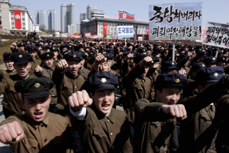 La Corea del Nord festeggia l'anniversario della nascita di Kim Il Sung il 15 febbraio 2013 (Foto: AP)